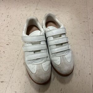 Steve Madden White and Gray Sneakers